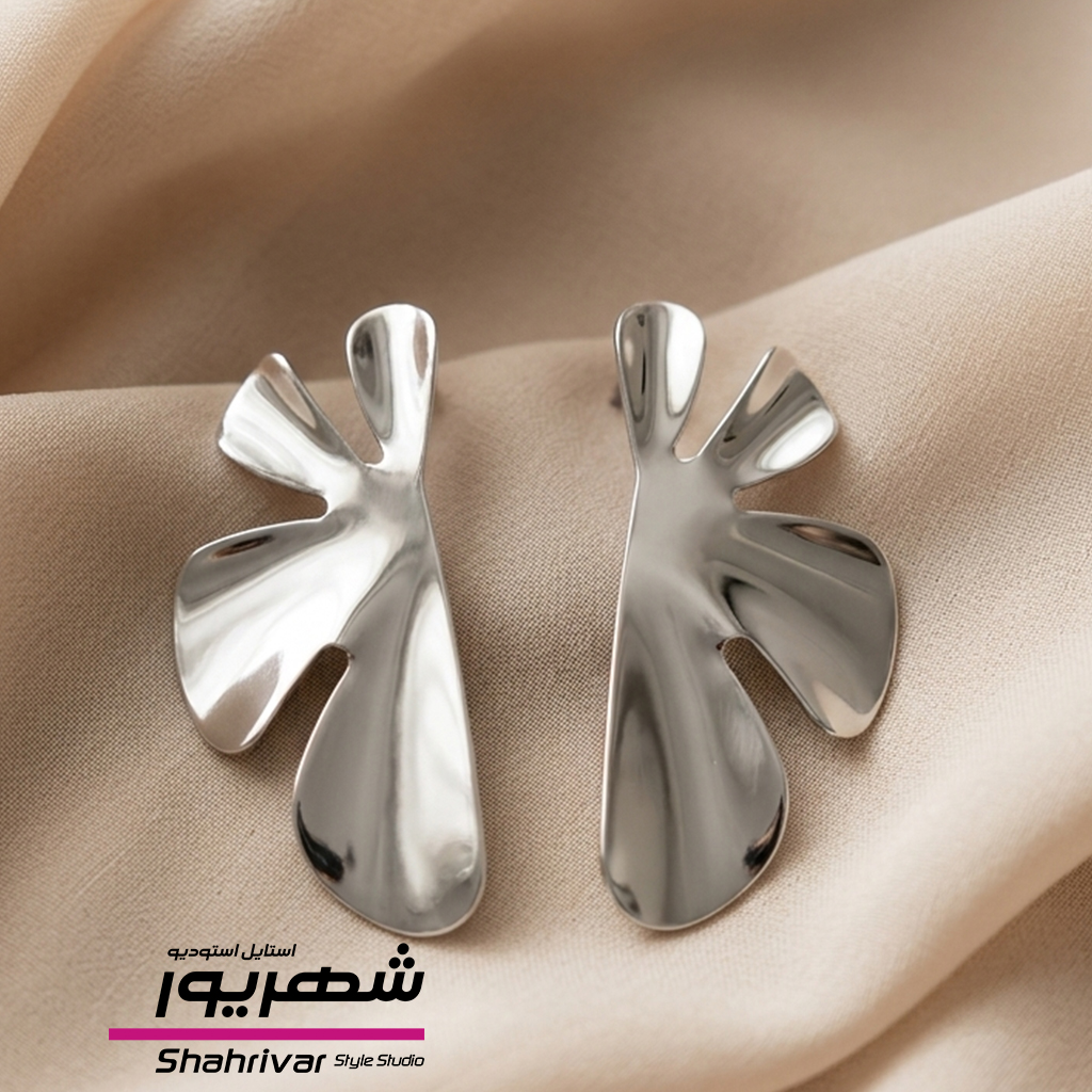 گوشواره میخی نقره ای گل نصفه مدرن