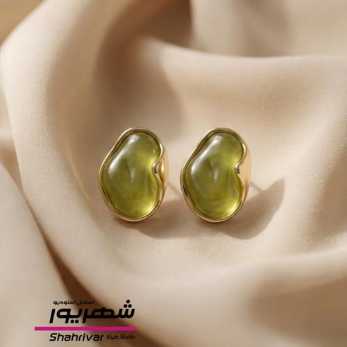 گوشواره میخی طلایی دفرمه سنگ سبز