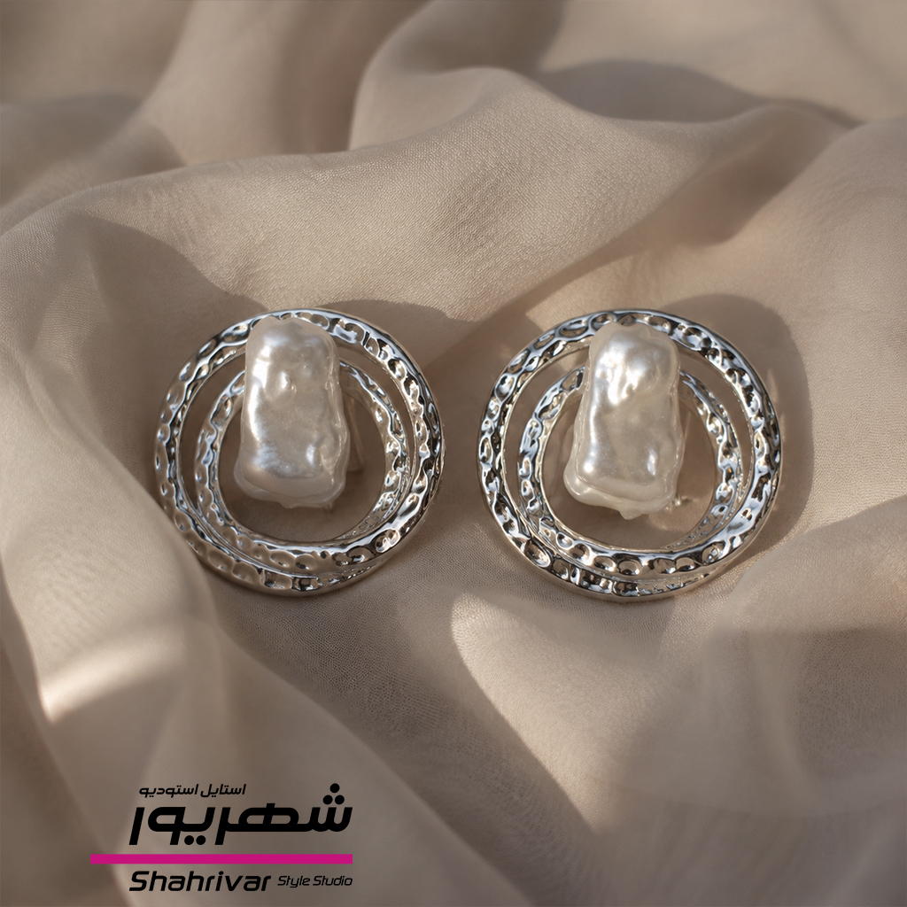 گوشواره میخی نقره ای دایره دفرمه مروارید باروک