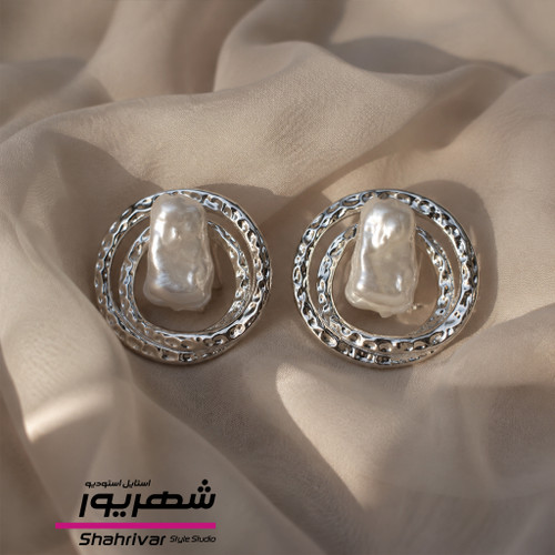 گوشواره میخی نقره ای دایره دفرمه مروارید باروک